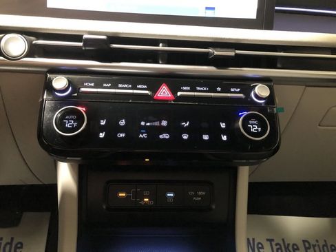 Used 2025 Hyundai Tucson Limited image 35