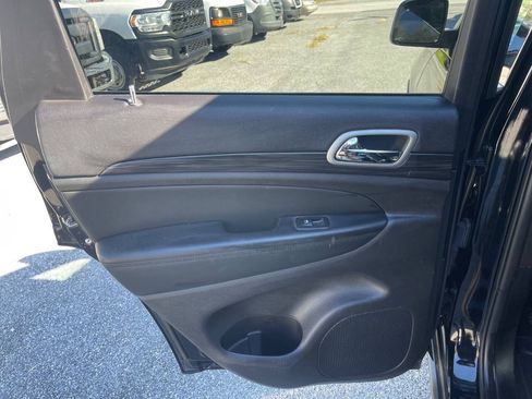 Used 2021 Jeep Grand Cherokee Laredo X AWD/4WD image 27