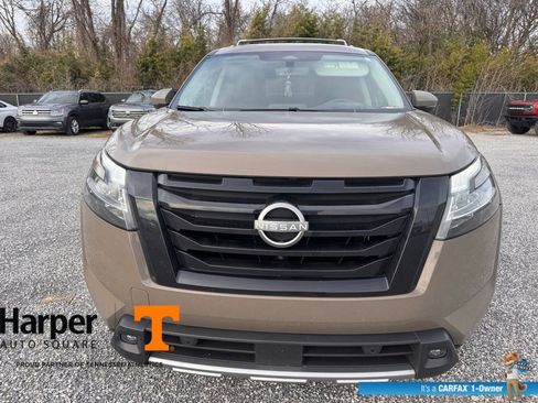 Used 2024 Nissan Pathfinder Platinum image 8