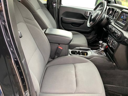 Used 2021 Jeep Wrangler Unlimited Sport AWD/4WD image 13