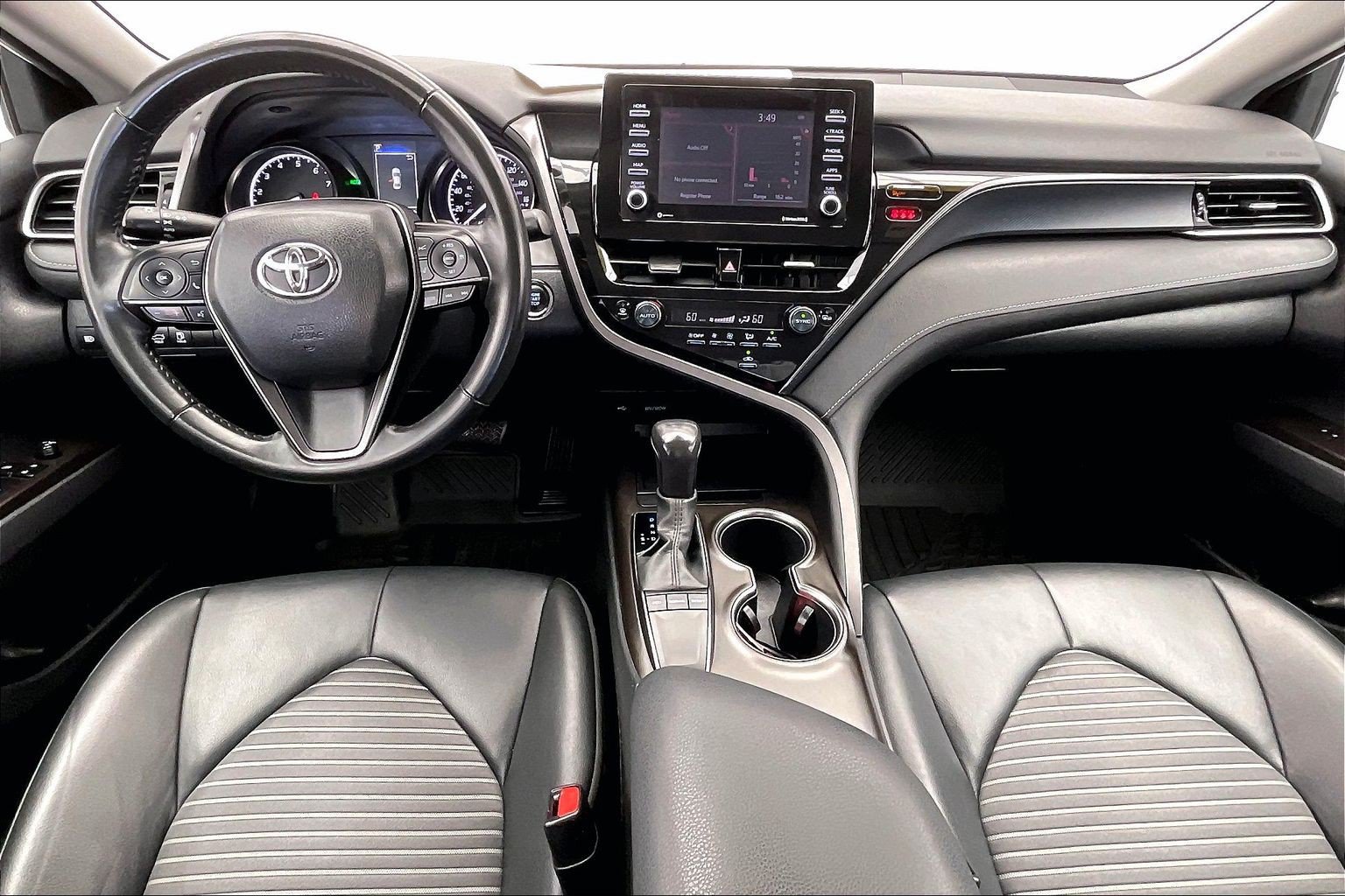 Used 2024 Toyota Camry SE w/ Convenience Package FWD image 15