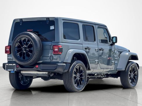 Used 2024 Jeep Wrangler Unlimited Sahara w/ Technology Group AWD/4WD image 5