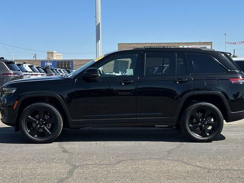 Certified 2023 Jeep Grand Cherokee Altitude RWD image 7