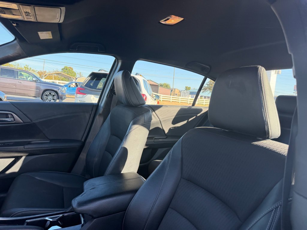 Used 2017 Honda Accord Sport image 10
