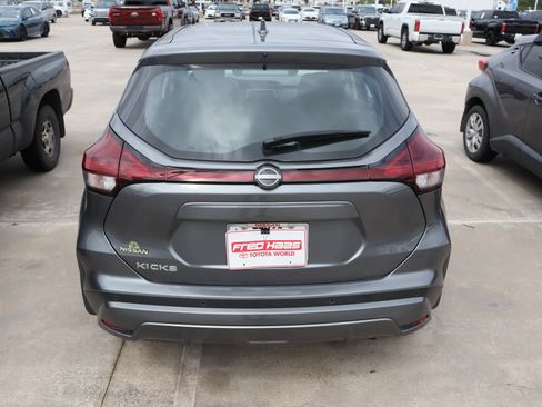 Used 2025 Nissan Kicks Play S image 10