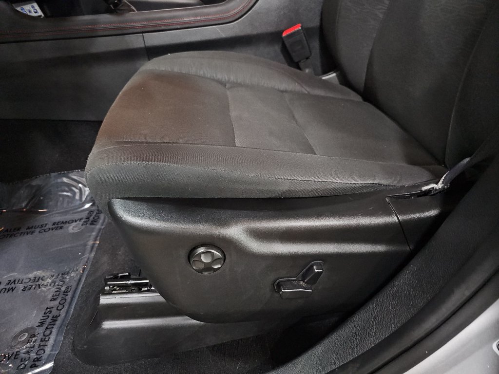 Used 2025 Dodge Durango GT RWD image 18