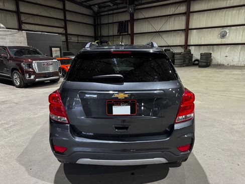 Used 2018 Chevrolet Trax LT w/ LT Convenience Package image 6