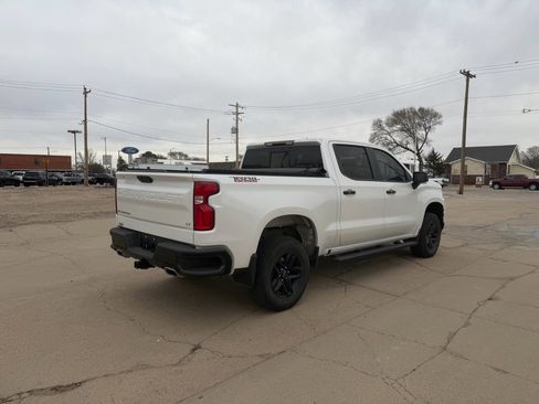 Used 2019 Chevrolet Silverado 1500 LT Trail Boss AWD/4WD image 4