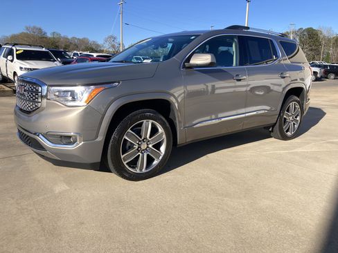 Used 2019 GMC Acadia Denali w/ Technology Package image 1