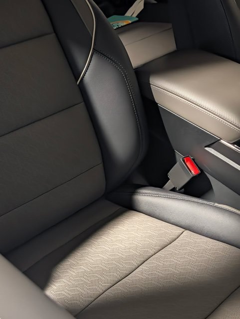 Used 2026 Chevrolet Equinox LT w/ Convenience Package II FWD image 7