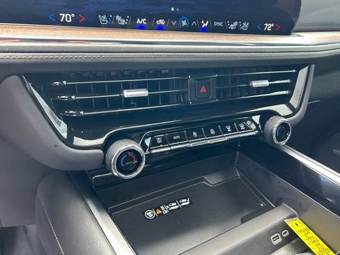 Used 2025 Chevrolet Tahoe High Country AWD/4WD image 40