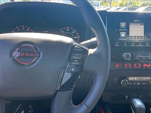 Used 2025 Nissan Frontier PRO-4X AWD/4WD image 13