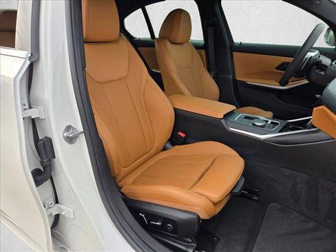 Used 2025 BMW 330i Sedan w/ Premium Package image 23