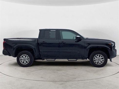 Certified 2025 Toyota Tacoma SR5 w/ SR5 Upgrade Package image 6