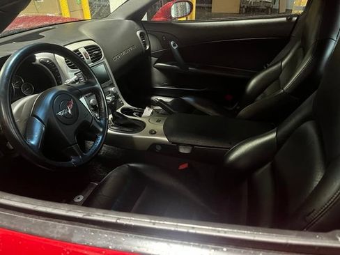 Used 2005 Chevrolet Corvette Coupe w/ Preferred Equipment Group RWD image 5