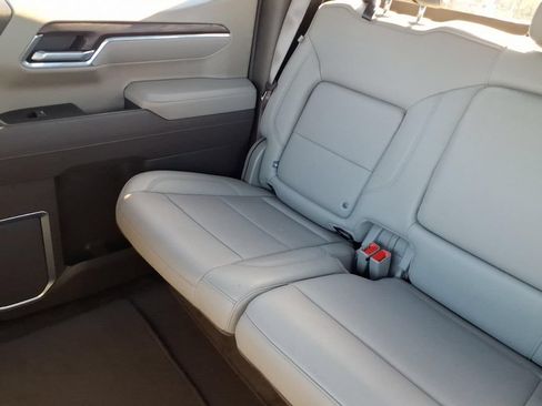 Used 2025 GMC Sierra 1500 SLT RWD image 16