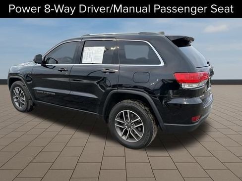 Used 2019 Jeep Grand Cherokee Laredo w/ 18" Wheel & 8.4" Radio Group image 5
