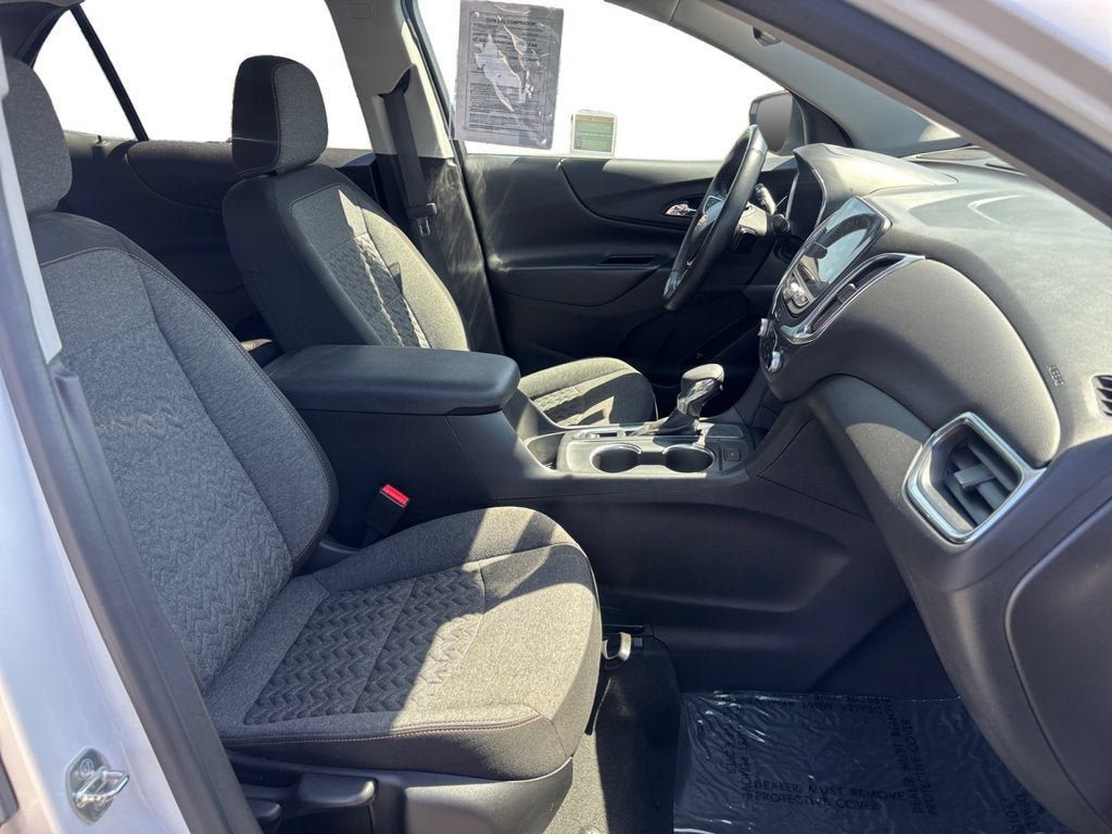 Certified 2024 Chevrolet Equinox LT FWD image 17