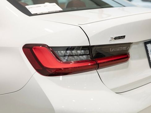 Used 2026 BMW 330i xDrive Sedan w/ M Sport Package image 9