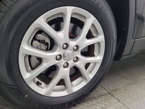 Used 2014 Jeep Cherokee Latitude image 31