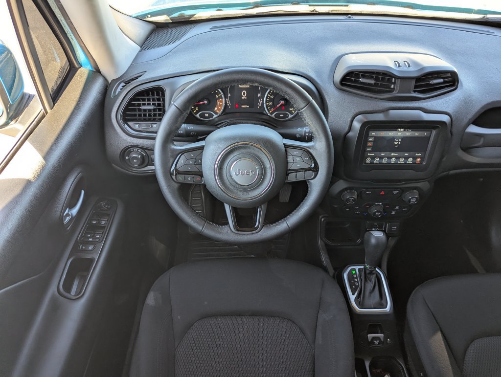 Used 2020 Jeep Renegade Altitude FWD image 32