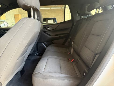 Used 2025 Chevrolet Equinox LT FWD image 22