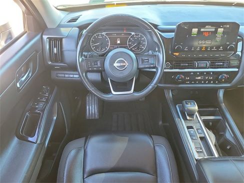 Used 2022 Nissan Pathfinder SL w/ SL Black Package image 7