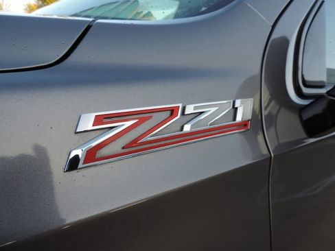 Used 2022 Chevrolet Tahoe Z71 image 12