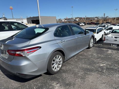 Used 2020 Toyota Camry LE w/ Convenience Package image 3