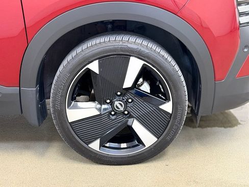 Used 2025 Nissan Kicks SR AWD/4WD image 4