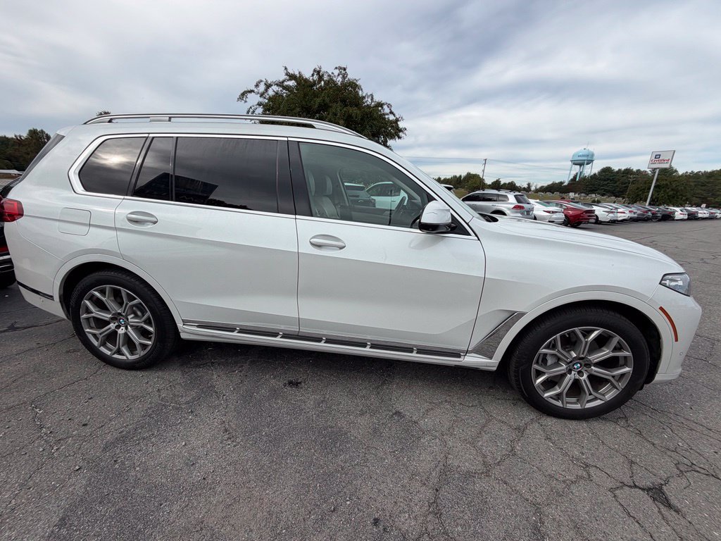 Used 2019 BMW X7 xDrive50i w/ Executive Package AWD/4WD image 3