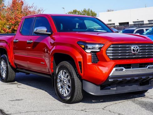 Used 2025 Toyota Tacoma Limited image 5