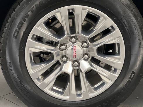 Used 2025 GMC Yukon Denali image 69