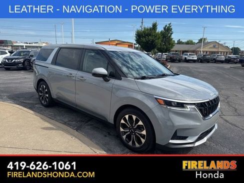 Used 2024 Kia Carnival EX FWD image 7