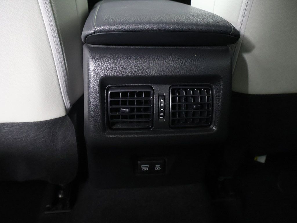 Used 2025 Toyota Camry XLE FWD image 32