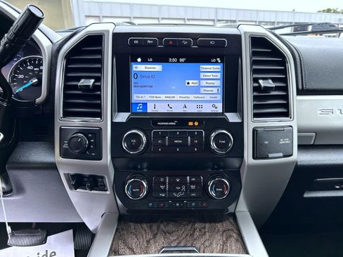 Used 2019 Ford F250 Lariat w/ Chrome Package image 14