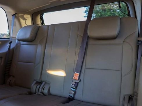 Used 2018 Chevrolet Tahoe LT image 19