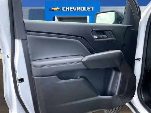 Used 2025 GMC Canyon Elevation RWD image 21