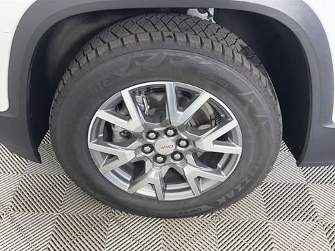 Used 2021 GMC Acadia SLT w/ Technology Package AWD/4WD image 8