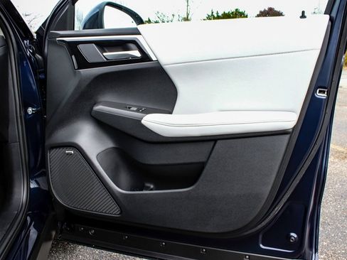 New 2025 Mitsubishi Outlander SE image 13