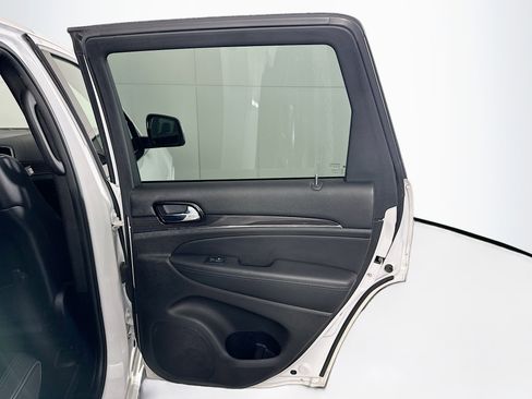 Used 2019 Jeep Grand Cherokee Overland image 29