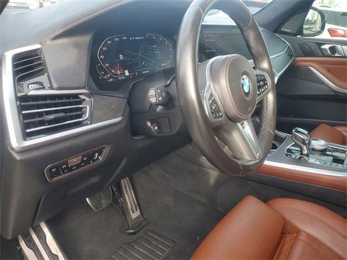 Used 2022 BMW X7 M50i w/ Executive Package image 15