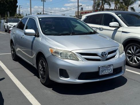 Used 2013 Toyota Corolla L FWD image 1