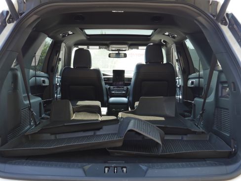Used 2021 Ford Explorer ST w/ Equipment Group 401A AWD/4WD image 8