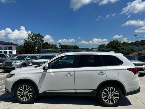 Used 2017 Mitsubishi Outlander SE AWD/4WD image 4