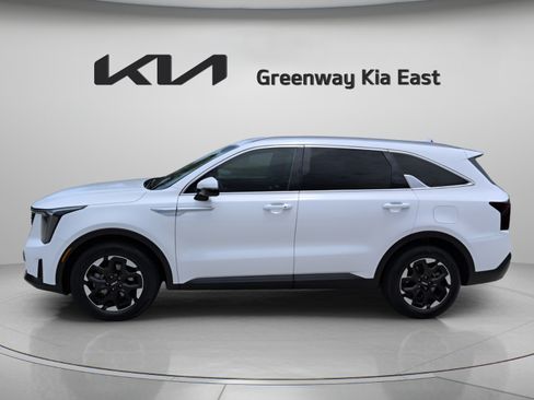 Certified 2026 Kia Sorento S FWD image 9