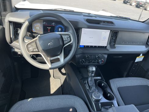 New 2025 Ford Bronco Base image 16