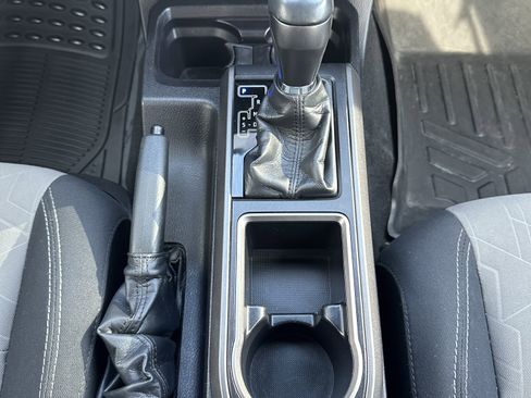 Used 2022 Toyota Tacoma TRD Off-Road image 33