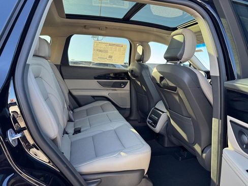 Used 2024 Lincoln Nautilus Premier w/ Equipment Group 102A image 12