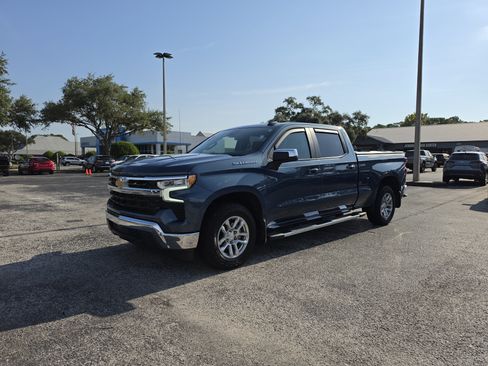 Certified 2024 Chevrolet Silverado 1500 LT w/ Leather Package RWD image 11